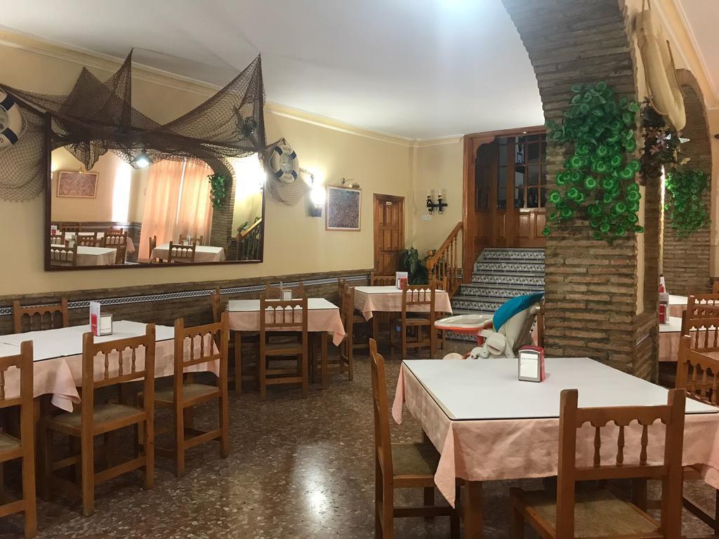 Hostal Bar San Pedro Mairena De Alcor Esterno foto