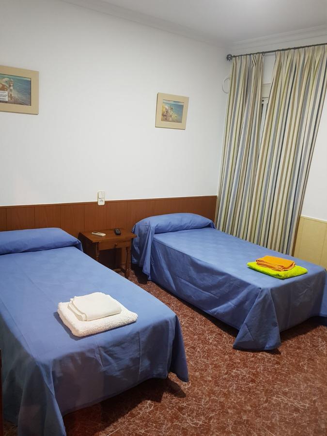 Hostal Bar San Pedro Mairena De Alcor Esterno foto