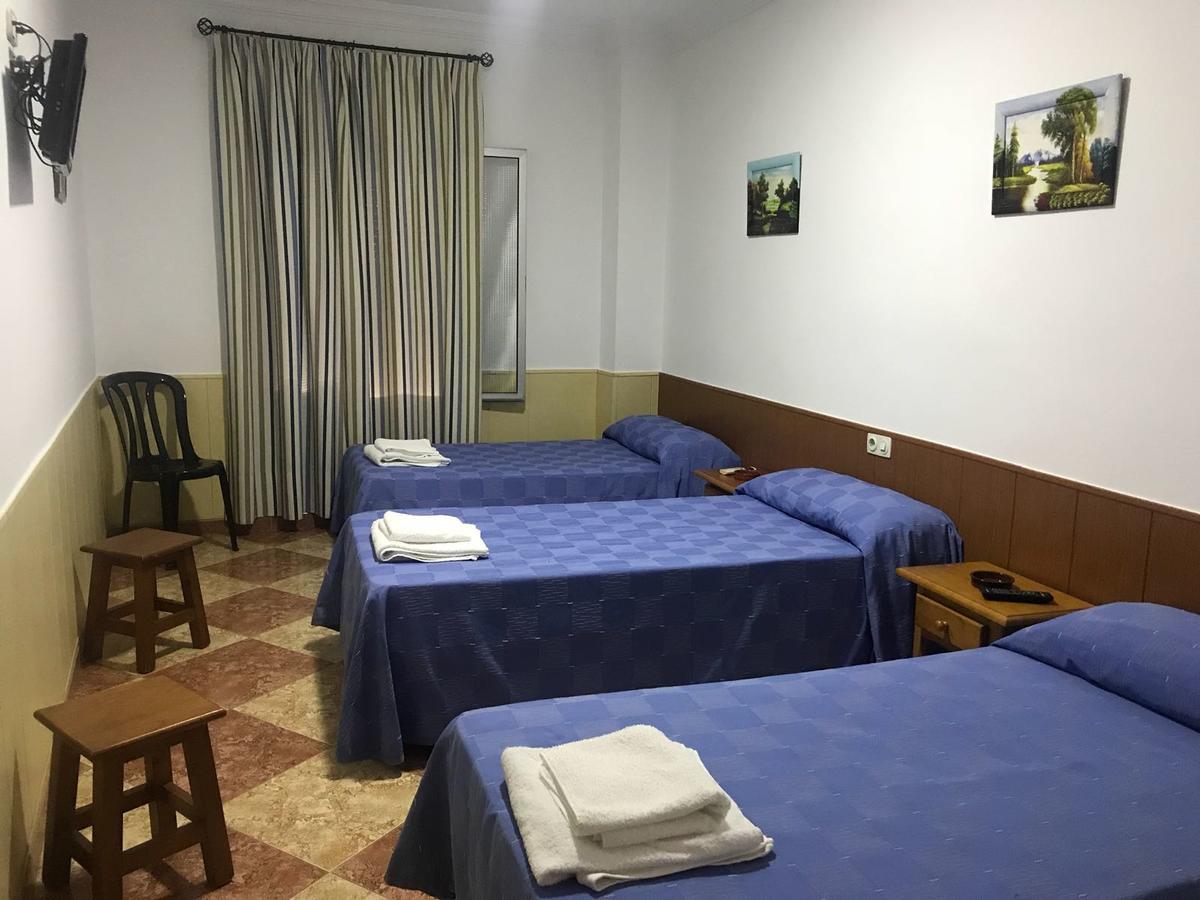 Hostal Bar San Pedro Mairena De Alcor Esterno foto
